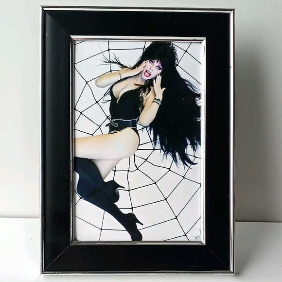 ELVRIA Horror Queen Retro Vintage Gothic Goth Art - Picture 10 of 11